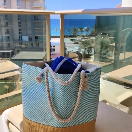 アパート Larimar Sea View カルプ